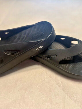 Oofos OOriginal Thong Sandal Black Flip-Flop Sandals